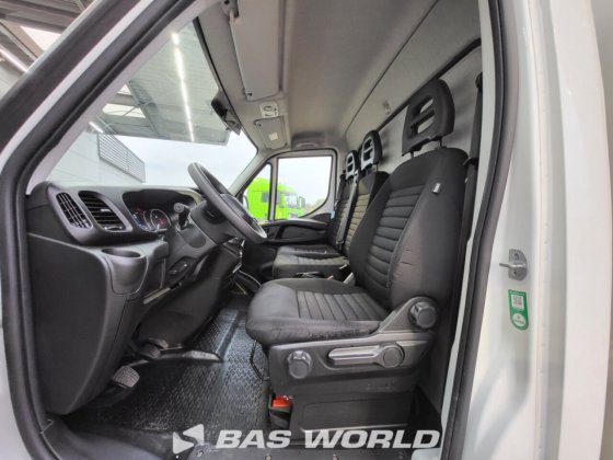 イヴェコ・デイリー 35C16 ボックスボディ