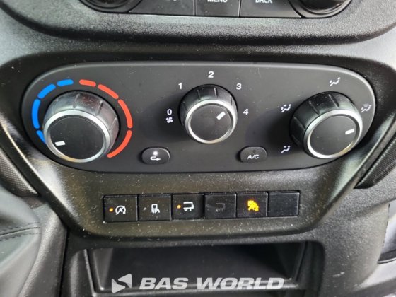 イヴェコ・デイリー 35C16 ボックスボディ