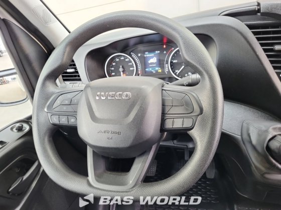 イヴェコ・デイリー 35C16 ボックスボディ