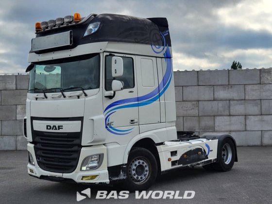 DAF XF 460 4X2 トラクターユニット