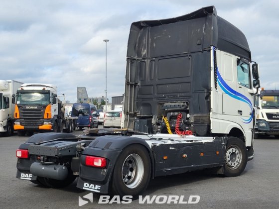 DAF XF 460 4X2 トラクターユニット