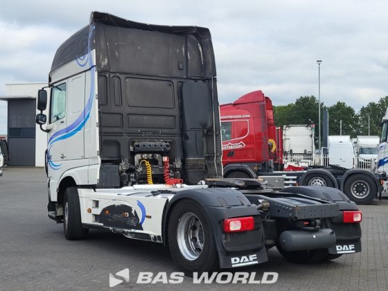 DAF XF 460 4X2 トラクターユニット