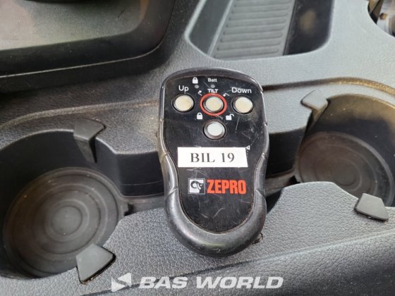 メルセデス アントス 1827 4X2 フォコール・ボディ・トラック