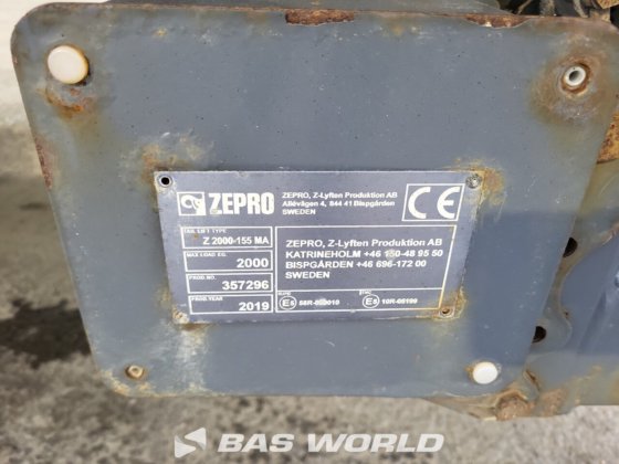 メルセデス アントス 1827 4X2 フォコール・ボディ・トラック