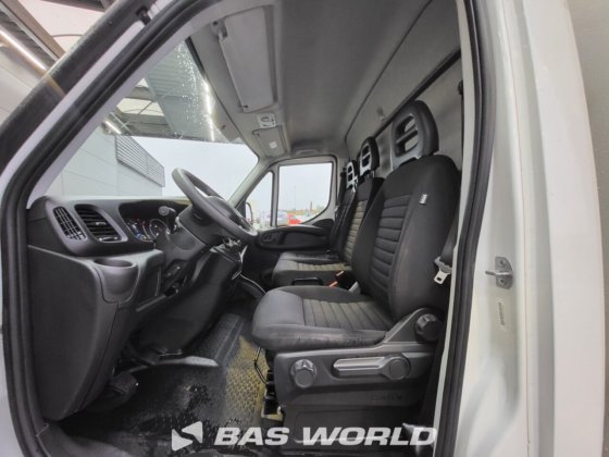 イヴェコ・デイリー 35C16 ボックスボディ