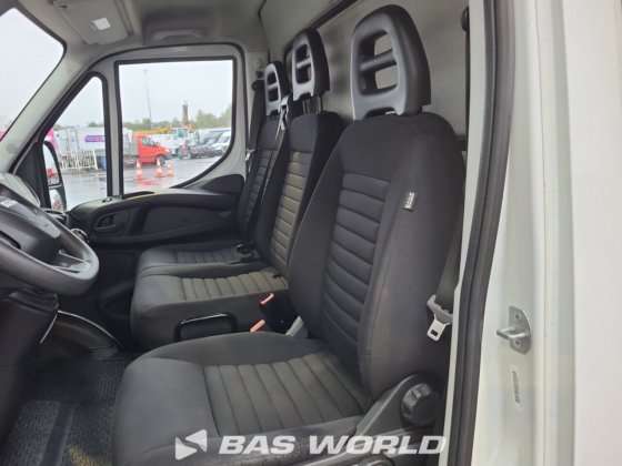 イヴェコ・デイリー 35C16 ボックスボディ