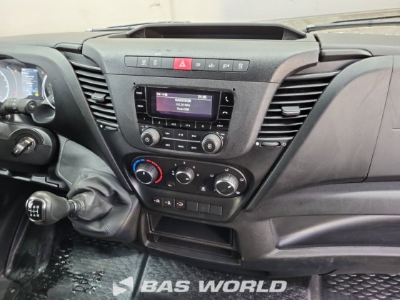 イヴェコ・デイリー 35C16 ボックスボディ