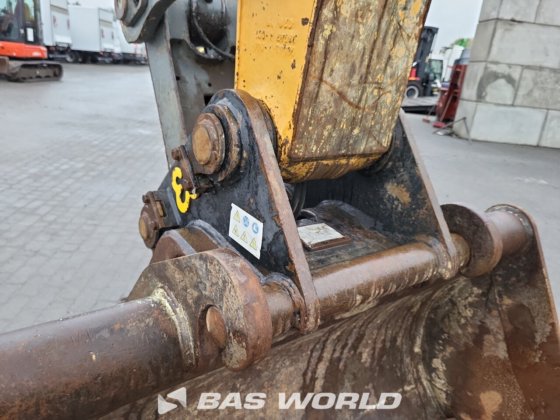 利勃海尔 R922 LC 履带式挖掘机