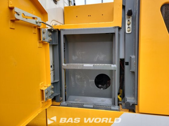 利勃海尔 R922 LC 履带式挖掘机