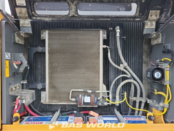 利勃海尔 R922 LC 履带式挖掘机