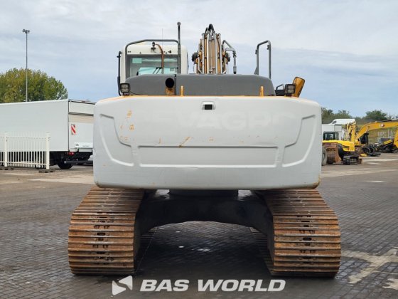 利勃海尔 R922 LC 履带式挖掘机