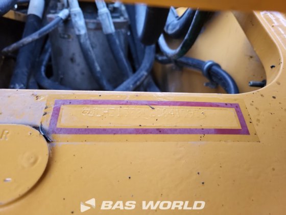 利勃海尔 R922 LC 履带式挖掘机