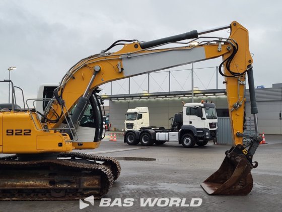 利勃海尔 R922 LC 履带式挖掘机