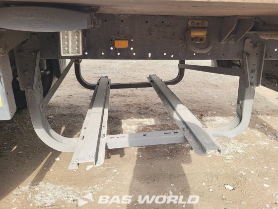 シュミッツ サーモキング SLXe 300 冷蔵セミトレーラー