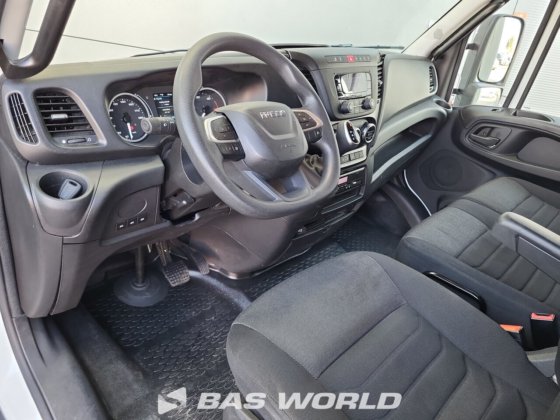 イヴェコ デイリー 72C18 ボックスボディ