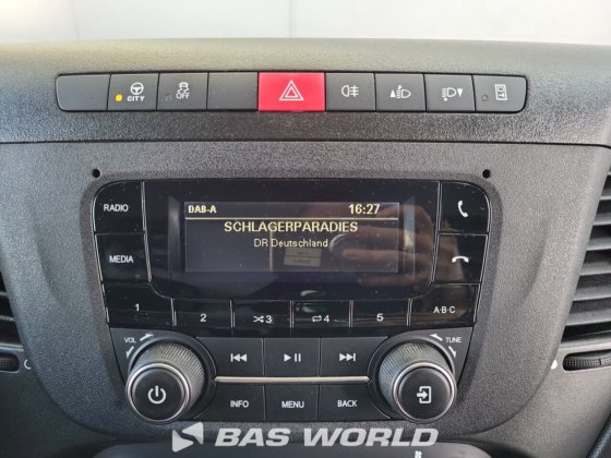 イヴェコ デイリー 72C18 ボックスボディ