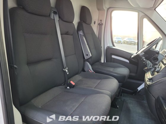 オペル モバノ 120PK クローズド・ボックス・バン