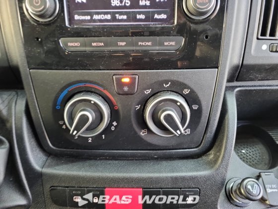 オペル モバノ 120PK クローズド・ボックス・バン