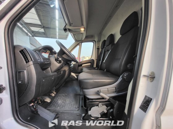 オペル モバノ 120PK クローズド・ボックス・バン