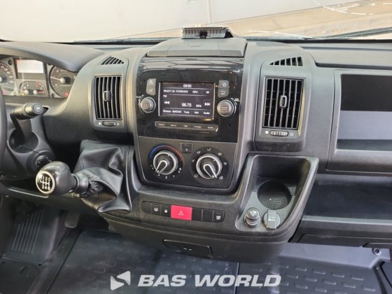 オペル モバノ 120PK クローズド・ボックス・バン