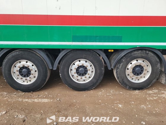 クナペン・ウォーキング・フロア