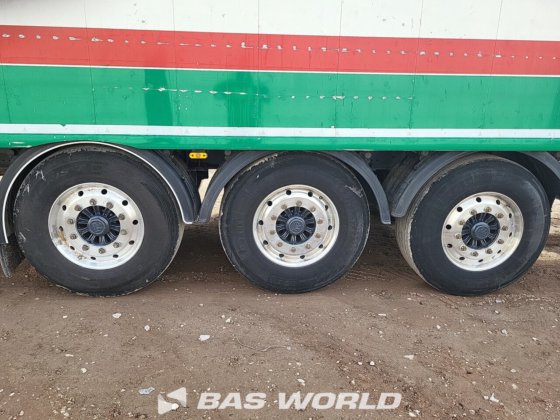 クナペン・ウォーキング・フロア