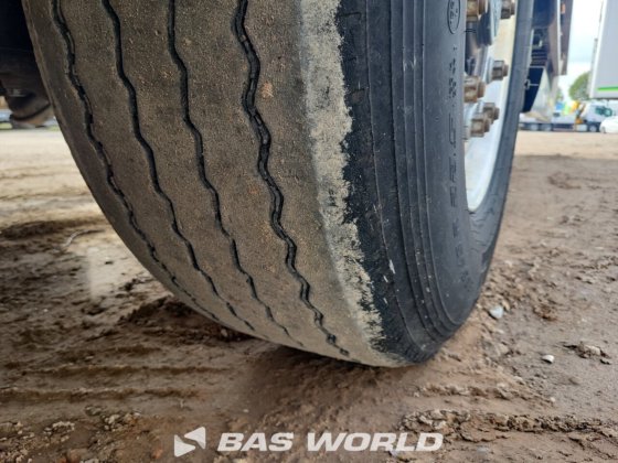 クナペン・ウォーキング・フロア