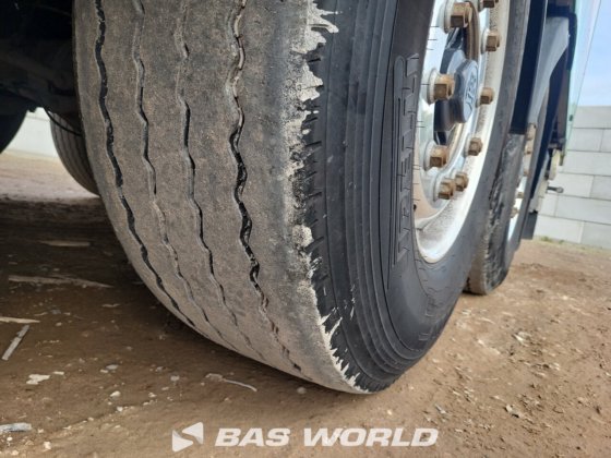 クナペン・ウォーキング・フロア