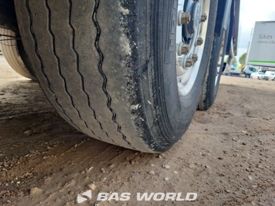 クナペン・ウォーキング・フロア