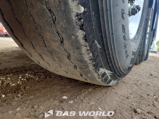 クナペン・ウォーキング・フロア