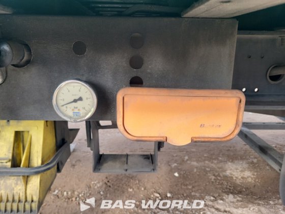 クナペン・ウォーキング・フロア