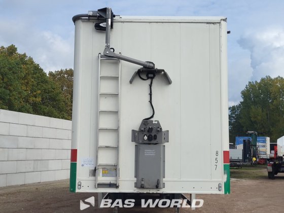 クナペン・ウォーキング・フロア