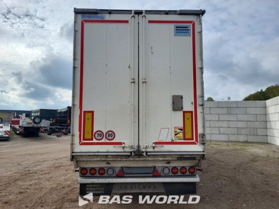 クナペン・ウォーキング・フロア