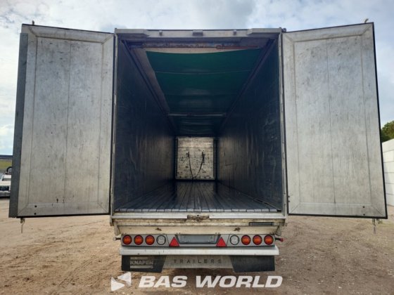 クナペン・ウォーキング・フロア