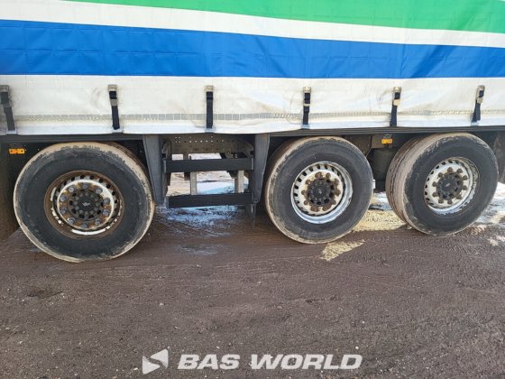 施密茨窗帘边半挂车