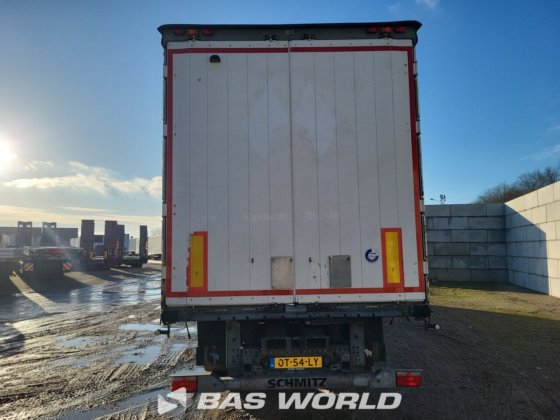 施密茨窗帘边半挂车