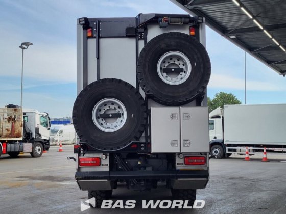 太脱拉8X8露营车