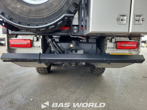 太脱拉8X8露营车