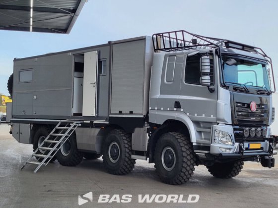 太脱拉8X8露营车
