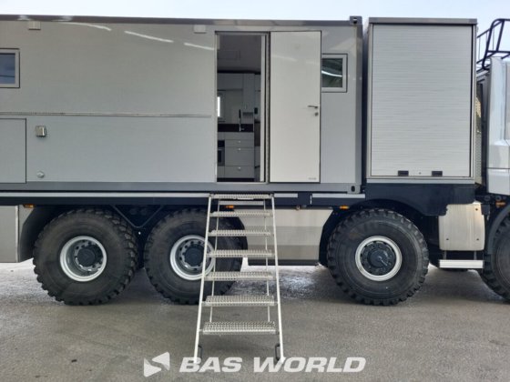 太脱拉8X8露营车