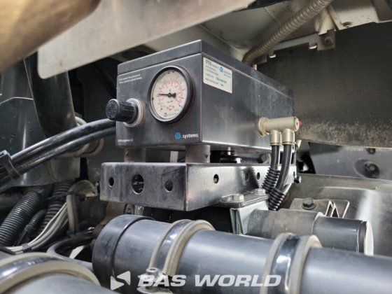 太脱拉8X8露营车