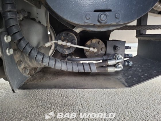 太脱拉8X8露营车