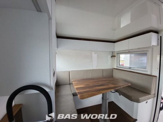 太脱拉8X8露营车