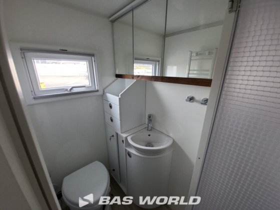 太脱拉8X8露营车