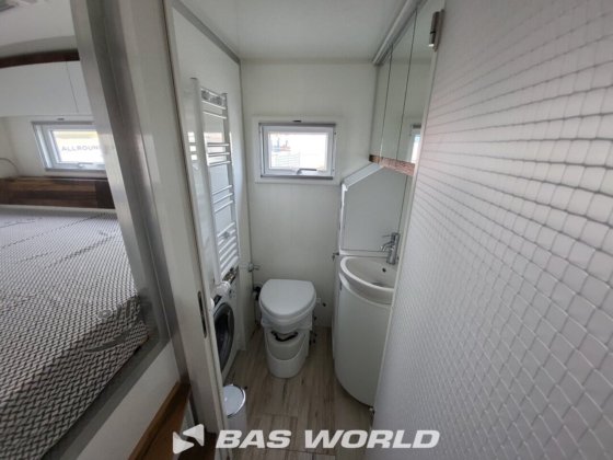 太脱拉8X8露营车