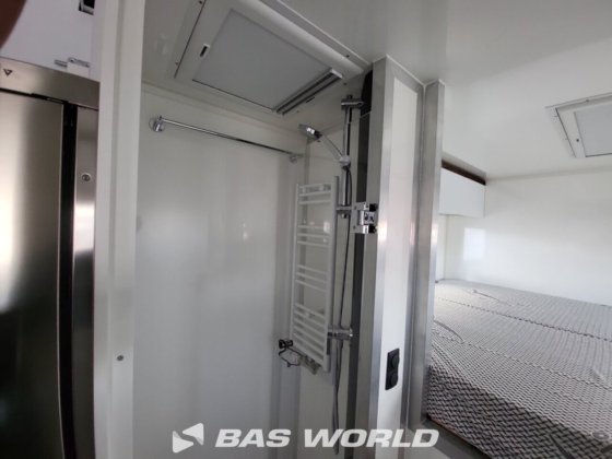 太脱拉8X8露营车