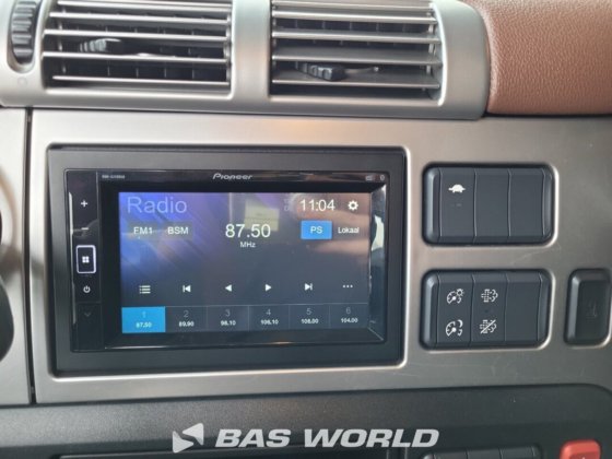 太脱拉8X8露营车