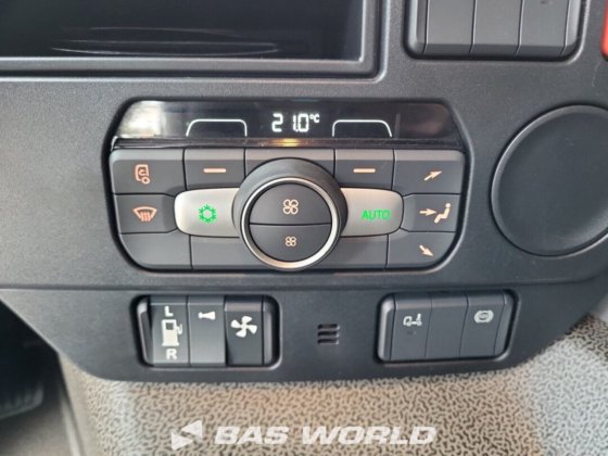 太脱拉8X8露营车