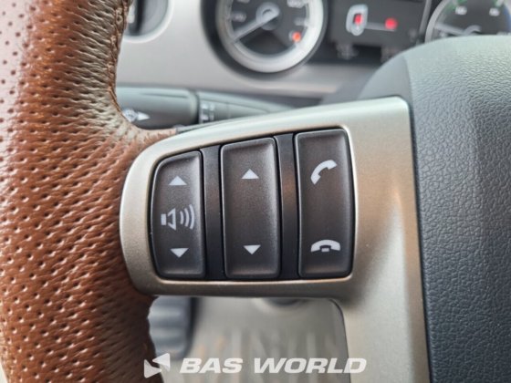 太脱拉8X8露营车