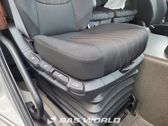 太脱拉8X8露营车